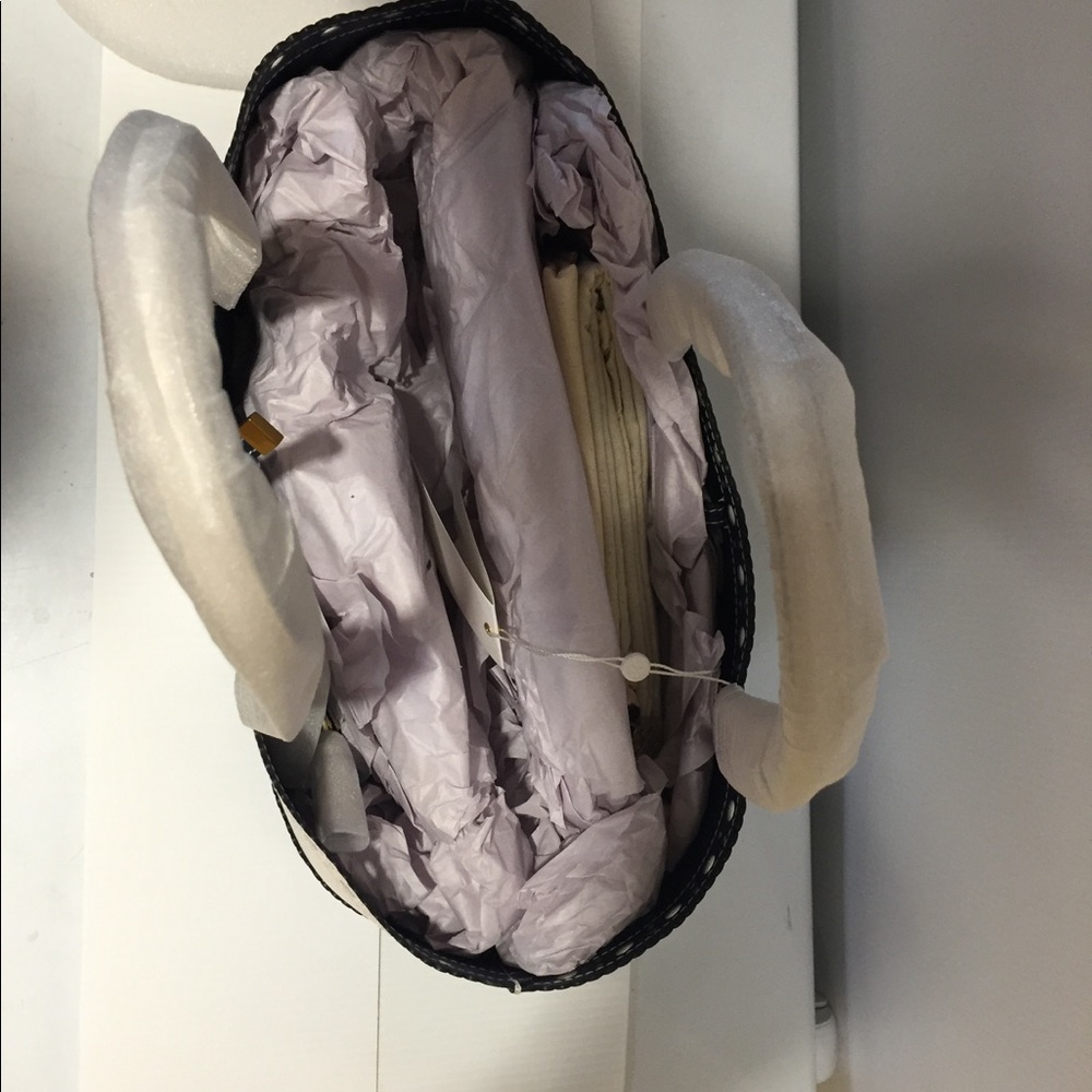 Tory Burch Handbag - Picture 5 of 8